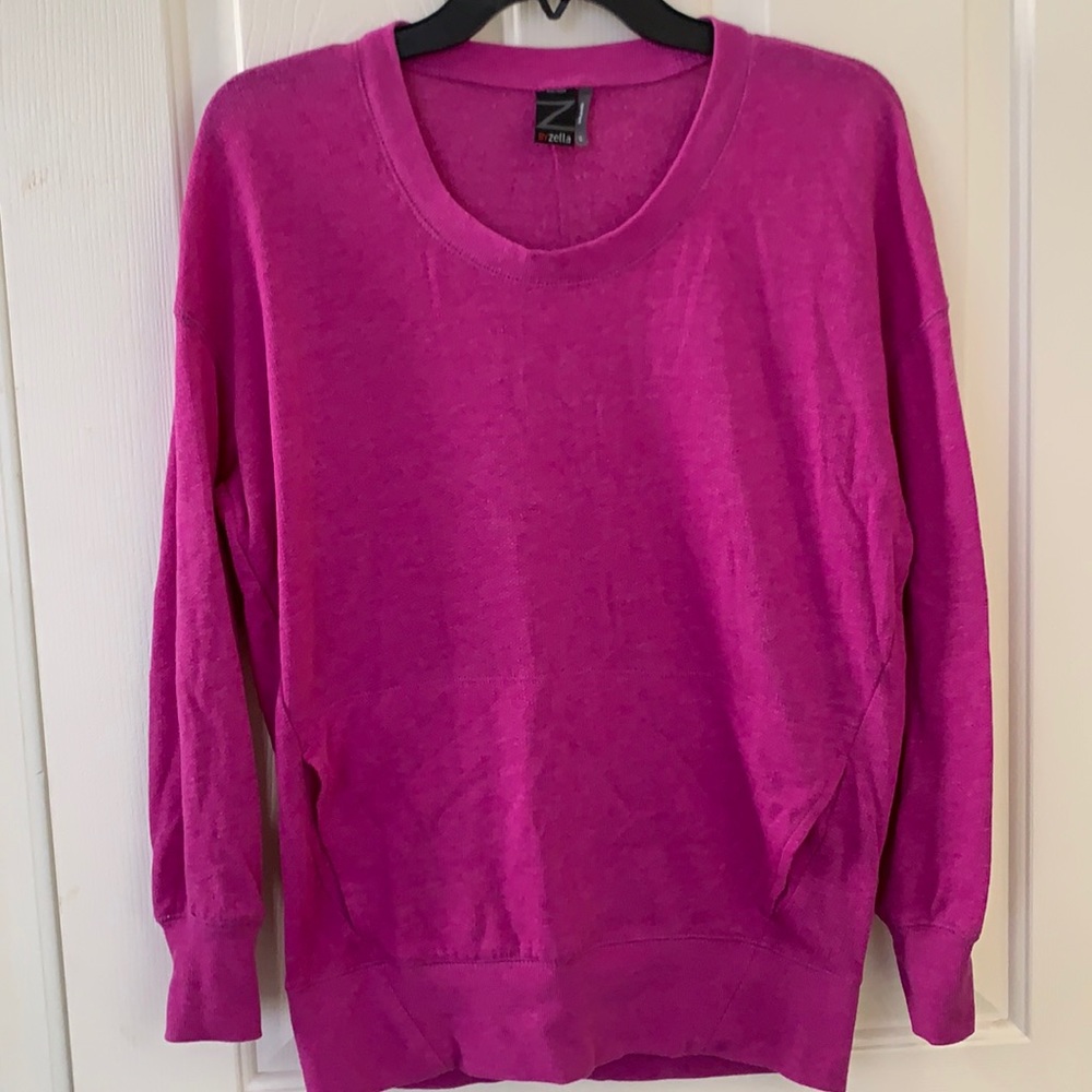 Zella fuchsia sweatshirt/ hand warmer- sz SM